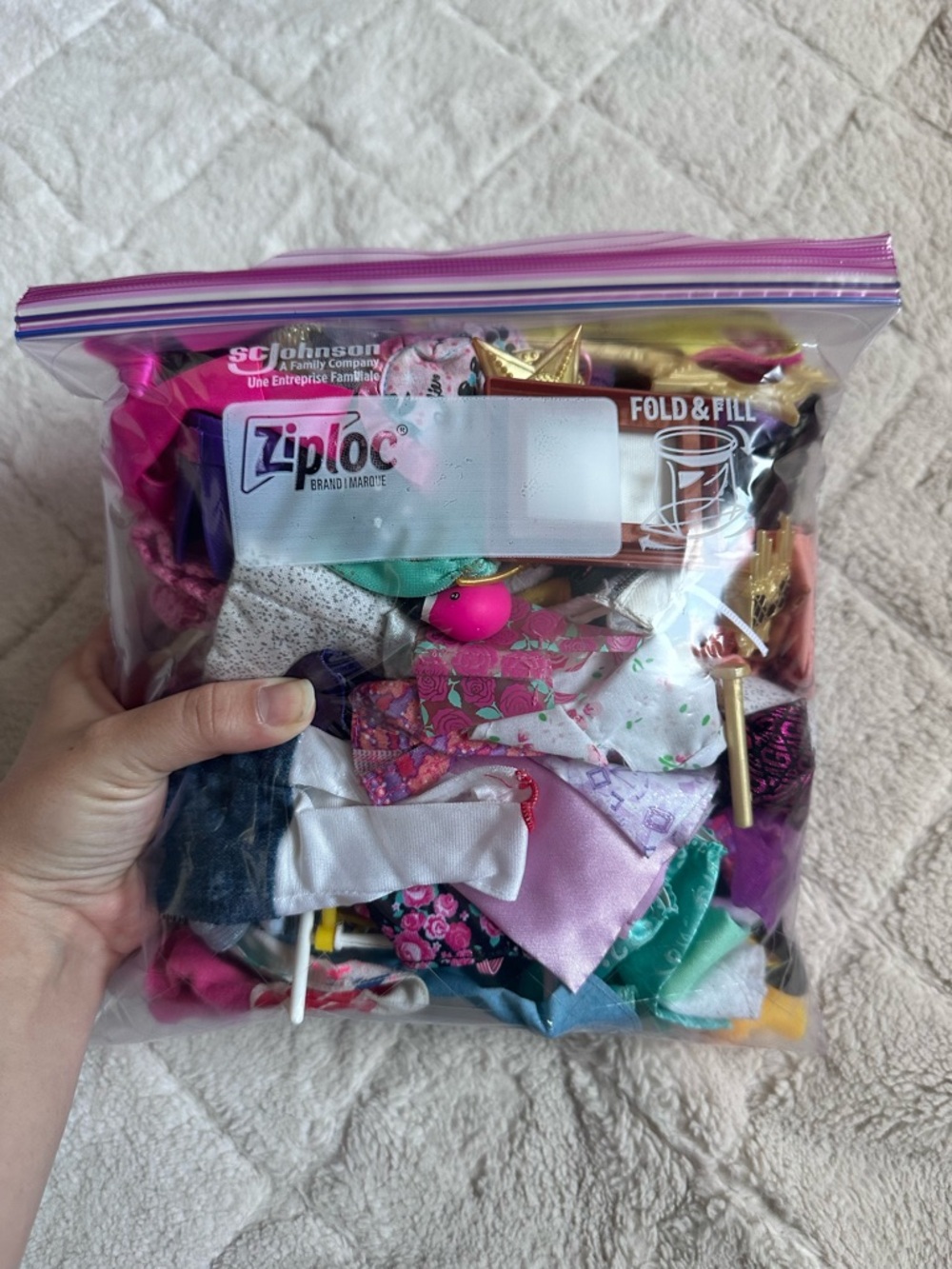 Barbie | Gallon zip Lock Bag Of Barbie & Ken Clothes and accessories - Picture 3 of 4